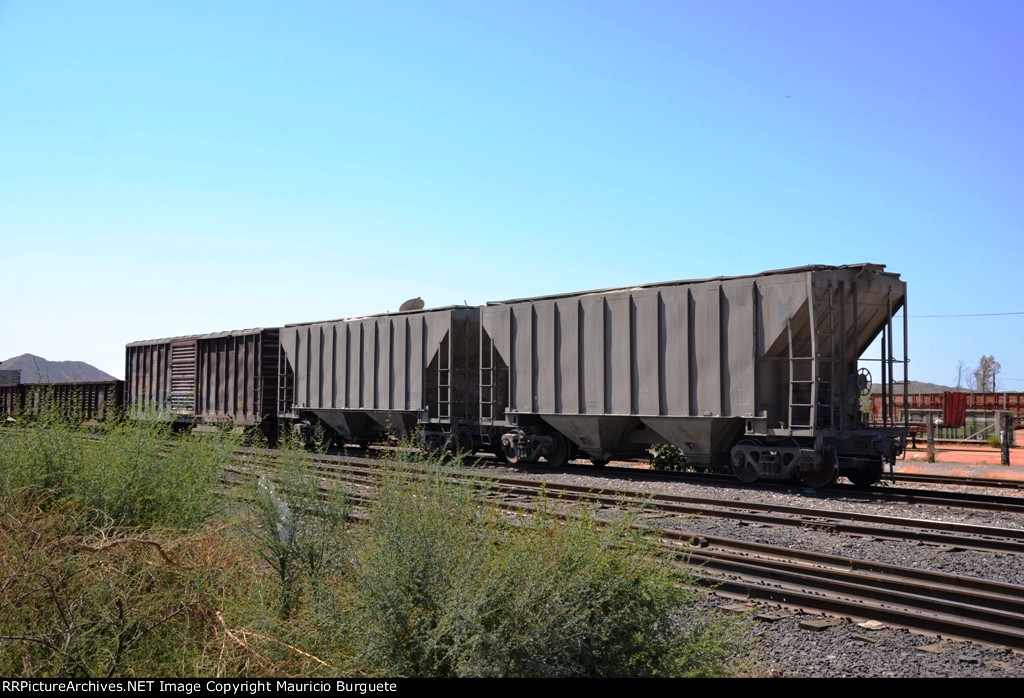 ITLX Covered Hoppers in Hermosillo yard